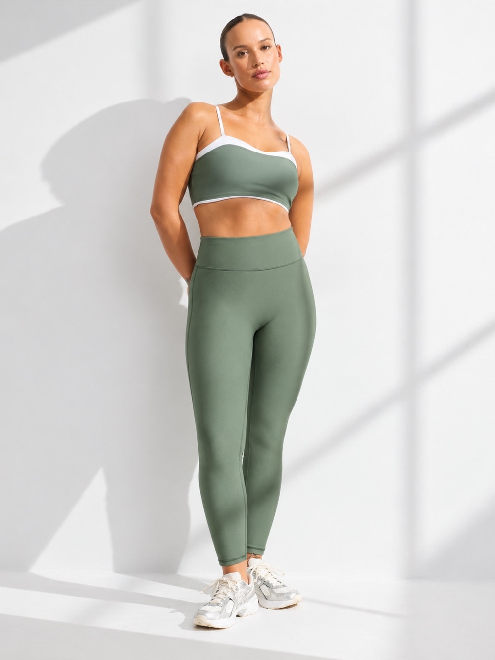NWT - Abercrombie & Fitch - YPB sculptLUX Sports Bra + 7/8-Length Legging